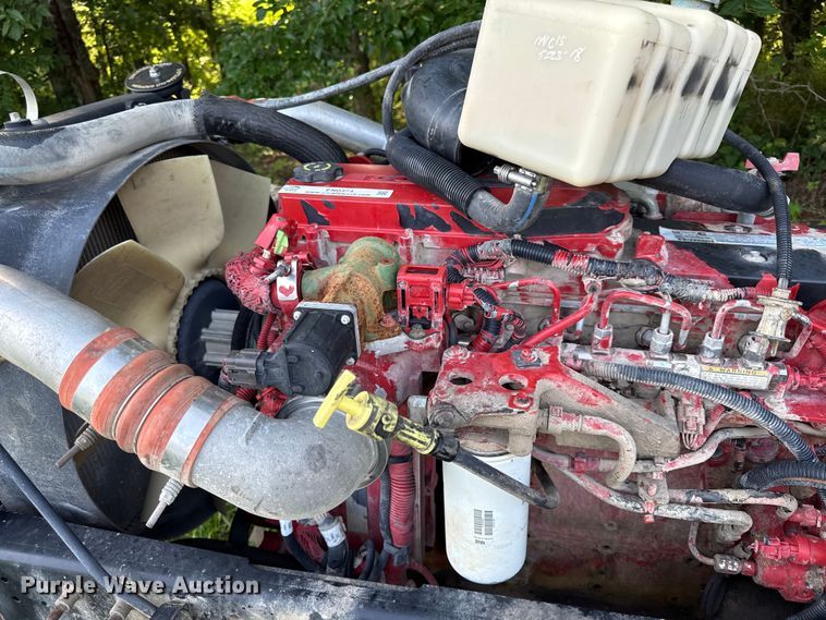 image for item EN0374 2009 Cummins ISB 200 engine