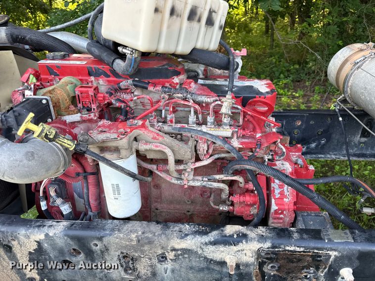 image for item EN0374 2009 Cummins ISB 200 engine