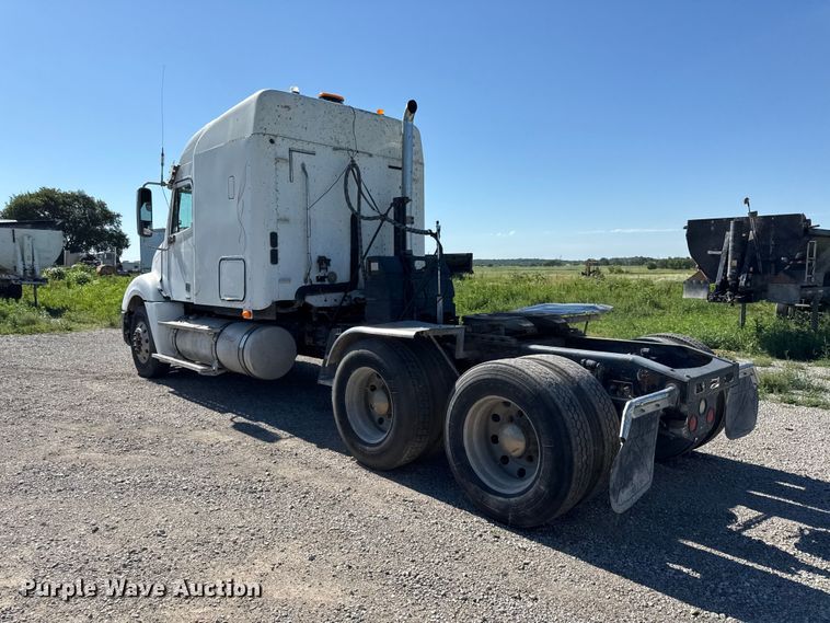 image for item EN0420 2007 Freightliner Columbia semi truck