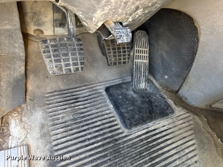 image for item EN0420 2007 Freightliner Columbia semi truck