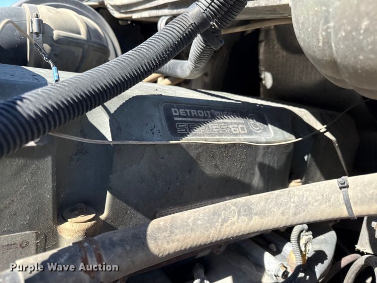 image for item EN0420 2007 Freightliner Columbia semi truck