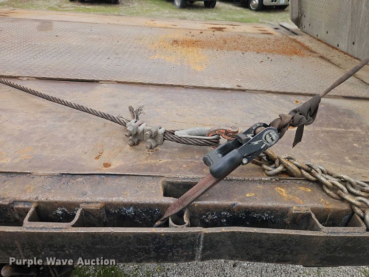 image for item EO7283 1985 International  2375 rollback truck