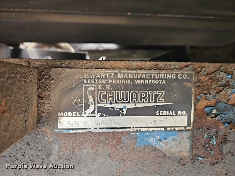 image for item EO7283 1985 International  2375 rollback truck