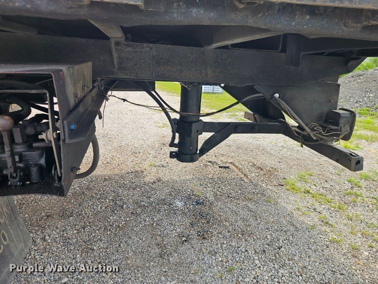 image for item EO7283 1985 International  2375 rollback truck