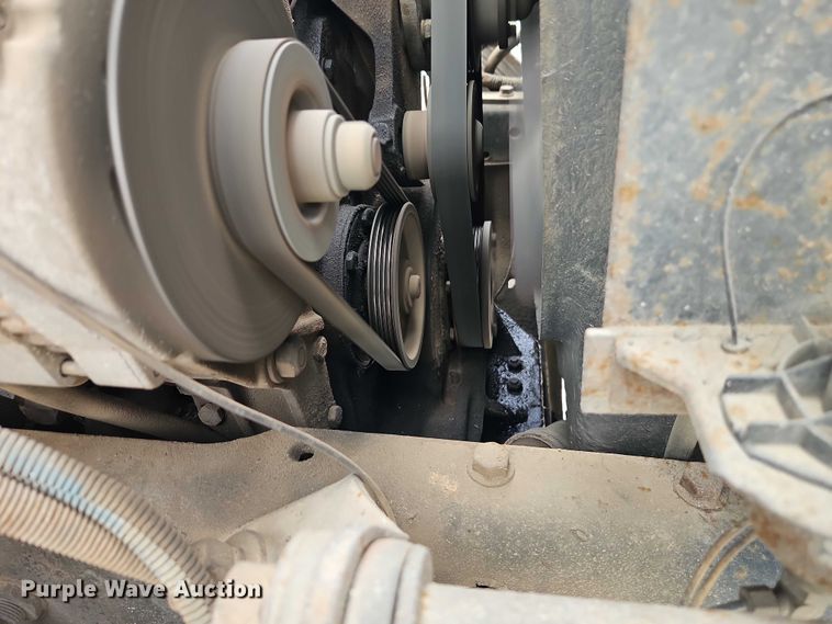 image for item EO7283 1985 International  2375 rollback truck