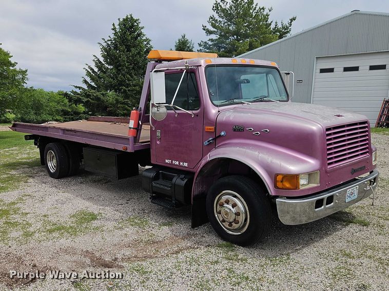 image for item EO7284 1998 International 4700 rollback truck
