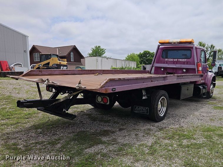 image for item EO7284 1998 International 4700 rollback truck