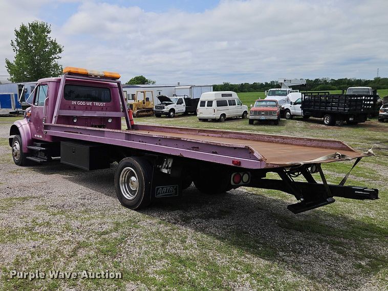 image for item EO7284 1998 International 4700 rollback truck