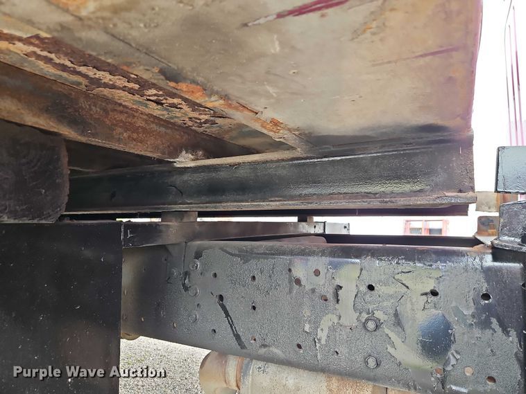 image for item EO7284 1998 International 4700 rollback truck