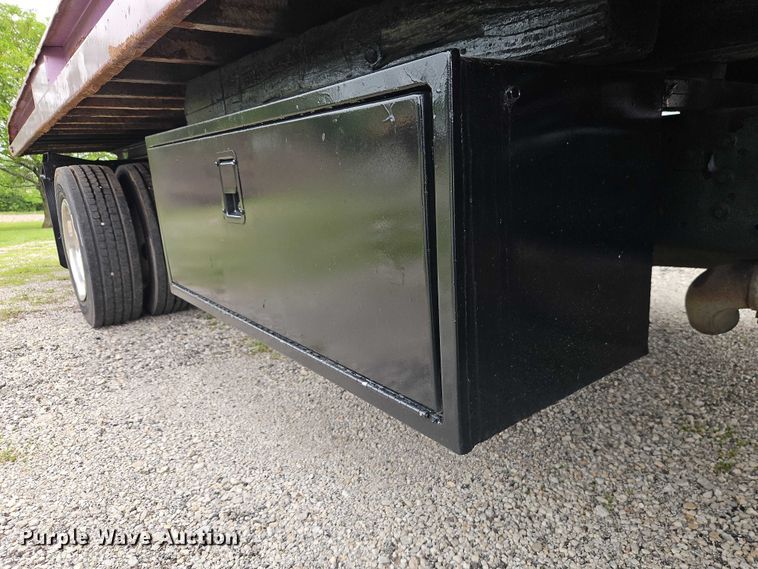 image for item EO7284 1998 International 4700 rollback truck