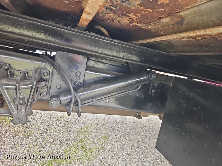 image for item EO7284 1998 International 4700 rollback truck