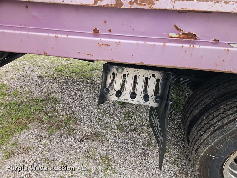 image for item EO7284 1998 International 4700 rollback truck