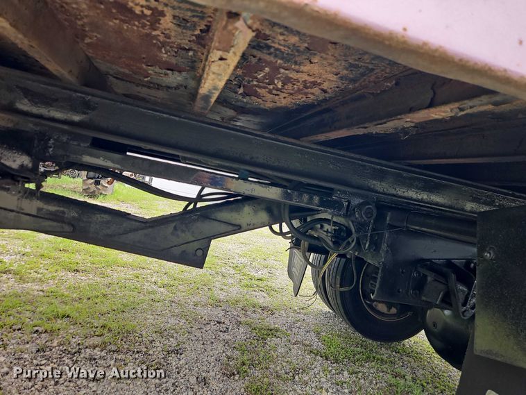 image for item EO7284 1998 International 4700 rollback truck