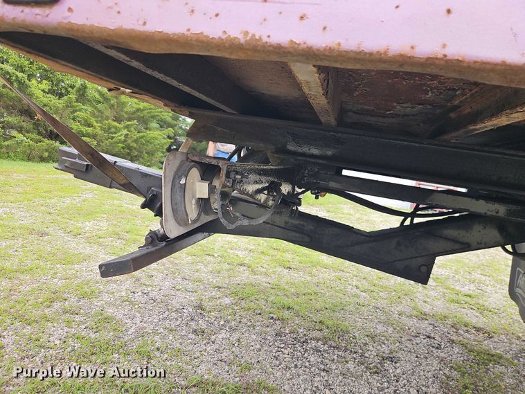 image for item EO7284 1998 International 4700 rollback truck