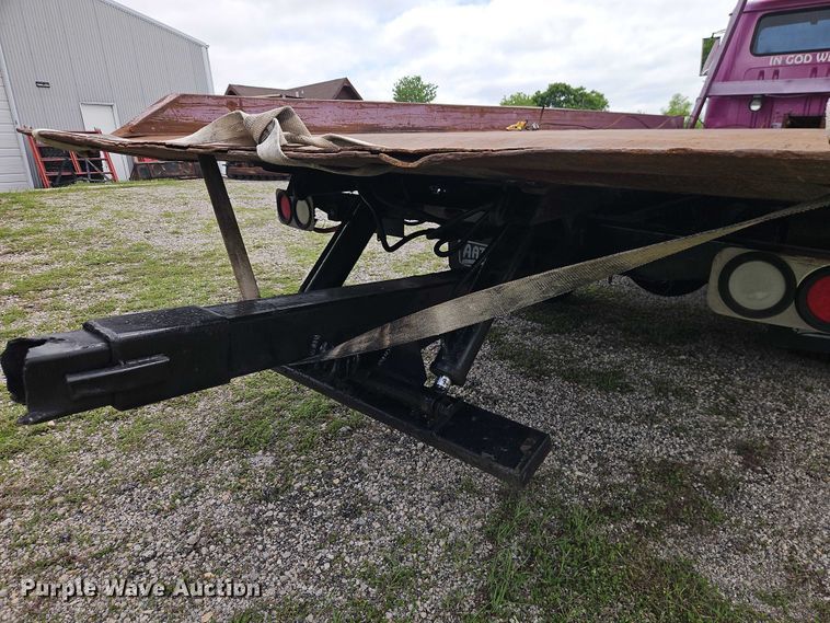 image for item EO7284 1998 International 4700 rollback truck