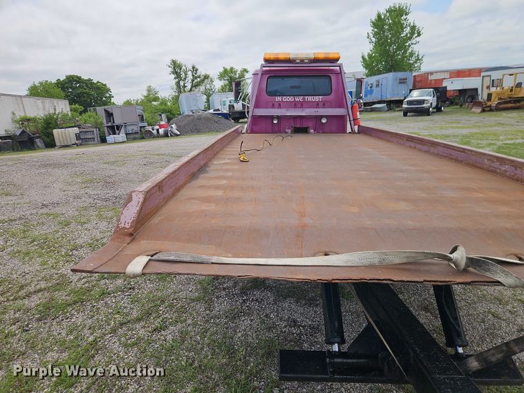 image for item EO7284 1998 International 4700 rollback truck