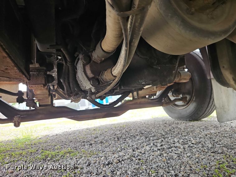 image for item EO7284 1998 International 4700 rollback truck