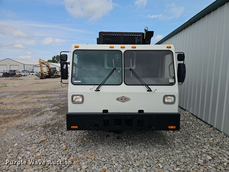 image for item EO8507 2013 Crane Carrier Low Entry refuse truck
