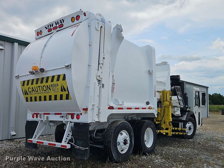 image for item EO8507 2013 Crane Carrier Low Entry refuse truck