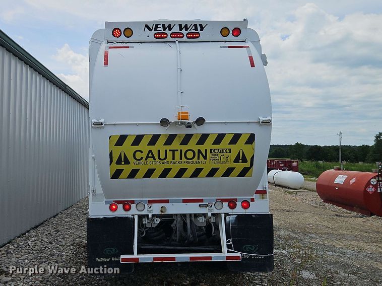 image for item EO8507 2013 Crane Carrier Low Entry refuse truck
