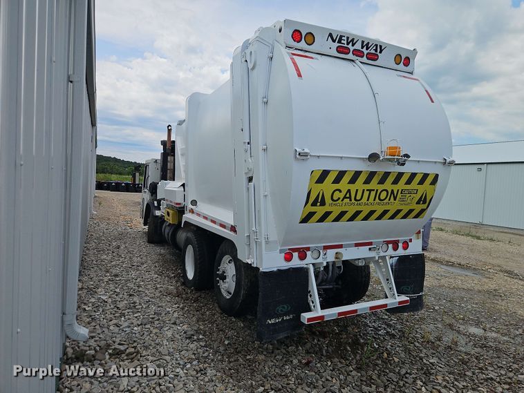 image for item EO8507 2013 Crane Carrier Low Entry refuse truck
