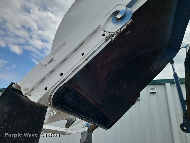 image for item EO8507 2013 Crane Carrier Low Entry refuse truck