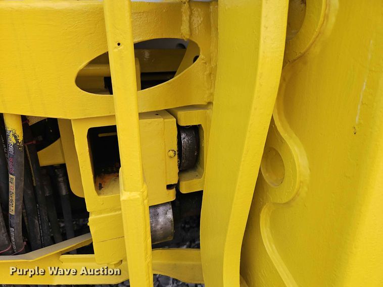 image for item EO8507 2013 Crane Carrier Low Entry refuse truck