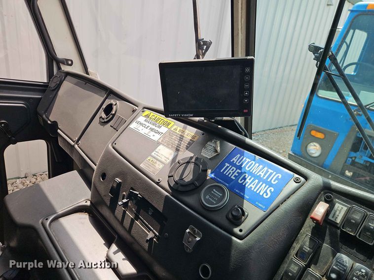 image for item EO8507 2013 Crane Carrier Low Entry refuse truck