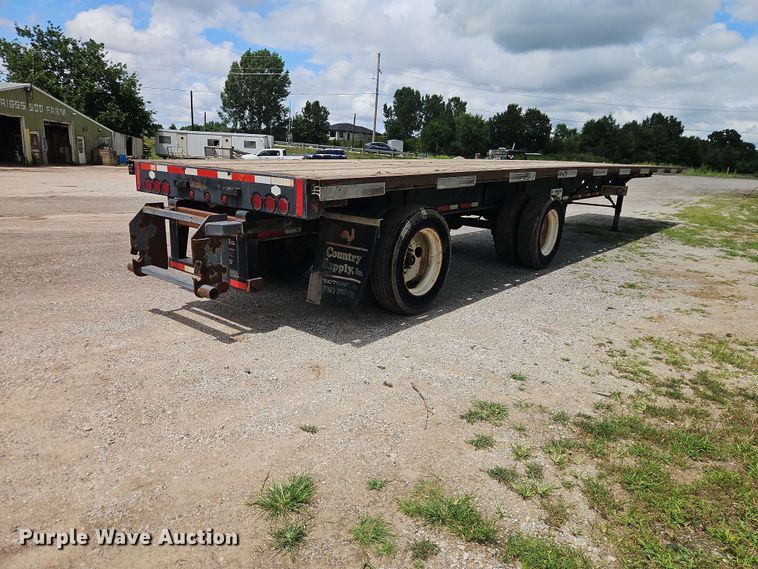 image for item EO8542 1999 Transcraft TL-2000 flatbed trailer