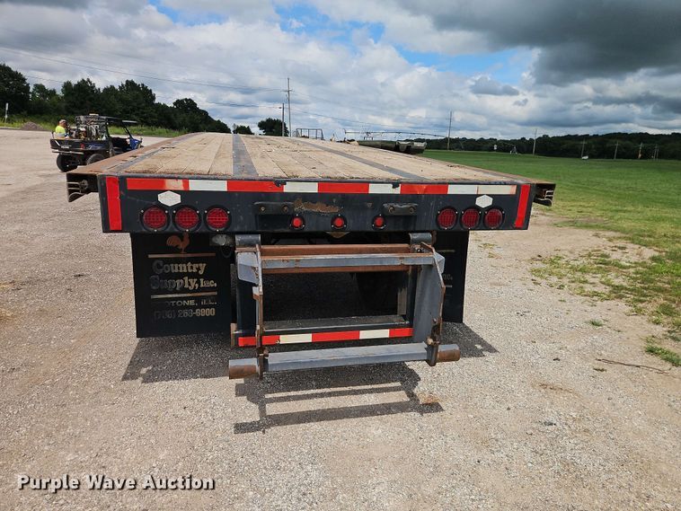image for item EO8542 1999 Transcraft TL-2000 flatbed trailer