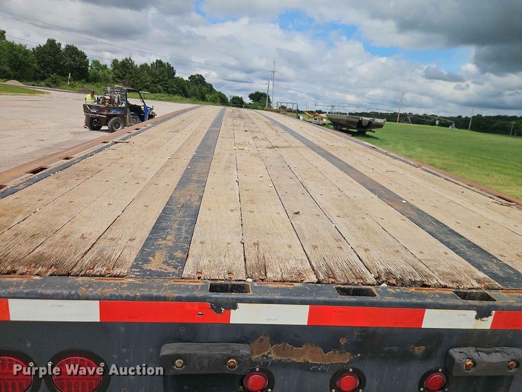 image for item EO8542 1999 Transcraft TL-2000 flatbed trailer