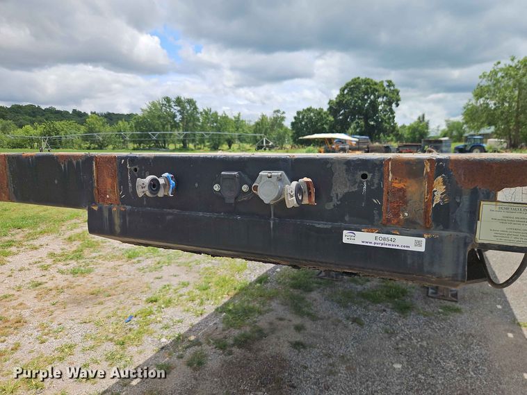 image for item EO8542 1999 Transcraft TL-2000 flatbed trailer