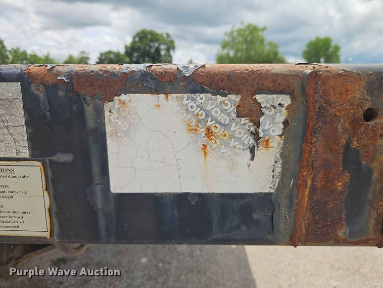 image for item EO8542 1999 Transcraft TL-2000 flatbed trailer