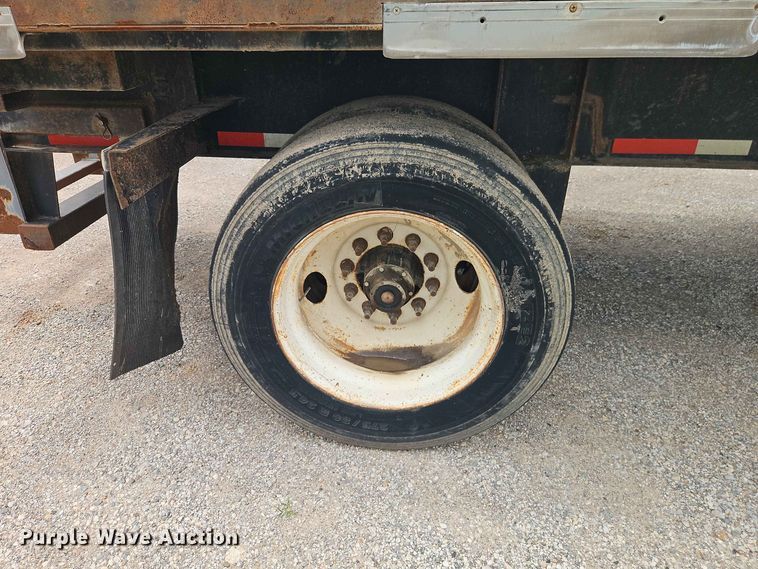 image for item EO8542 1999 Transcraft TL-2000 flatbed trailer