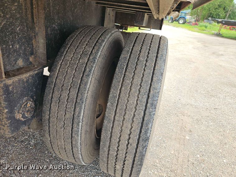 image for item EO8542 1999 Transcraft TL-2000 flatbed trailer