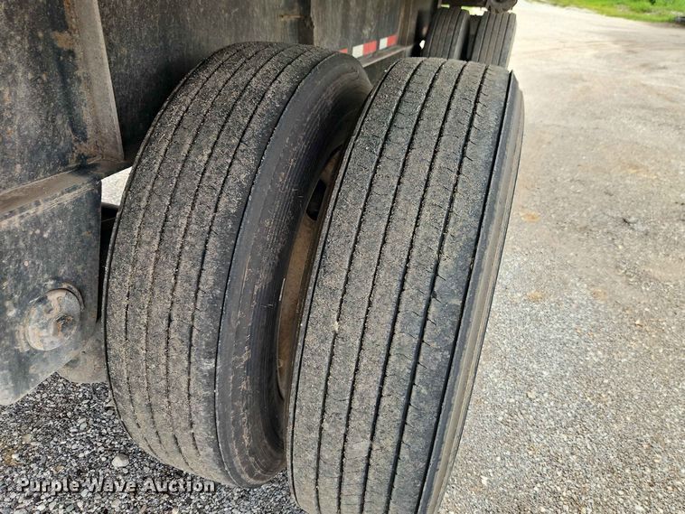 image for item EO8542 1999 Transcraft TL-2000 flatbed trailer