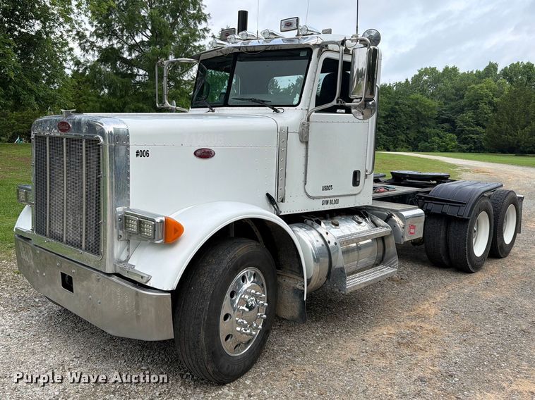 image for item EQ8002 2007 Peterbilt 379 semi truck