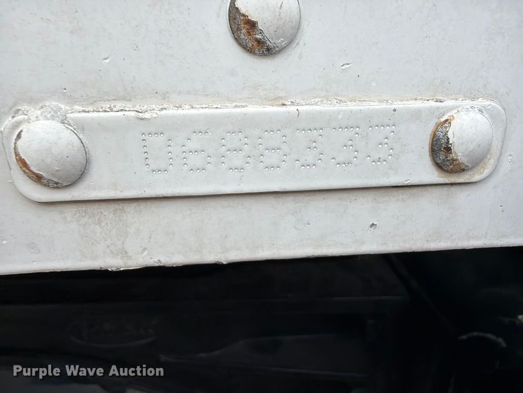 image for item EQ8002 2007 Peterbilt 379 semi truck