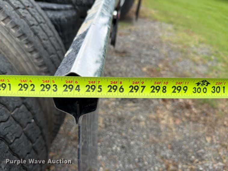 image for item EQ8002 2007 Peterbilt 379 semi truck
