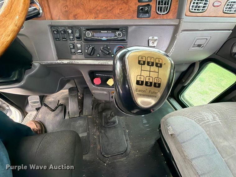 image for item EQ8002 2007 Peterbilt 379 semi truck