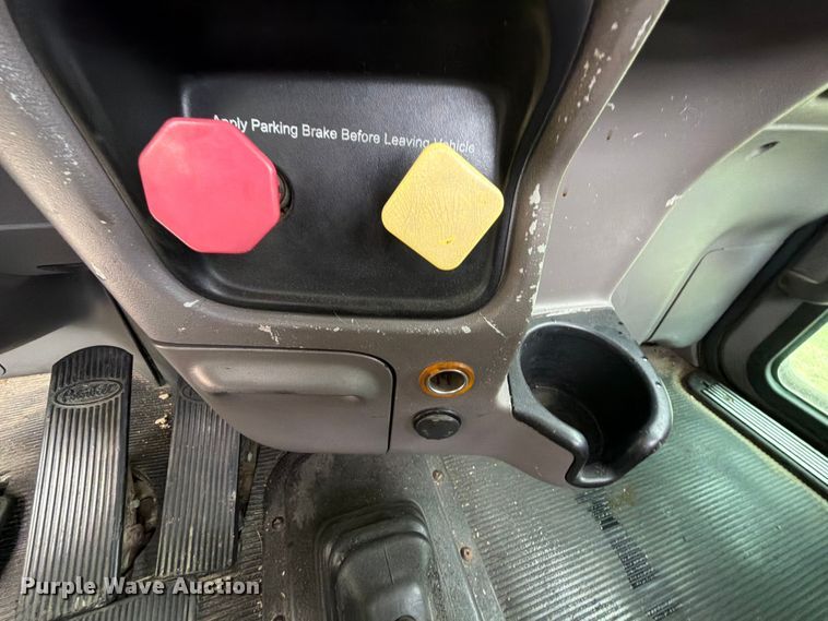 image for item EQ8002 2007 Peterbilt 379 semi truck
