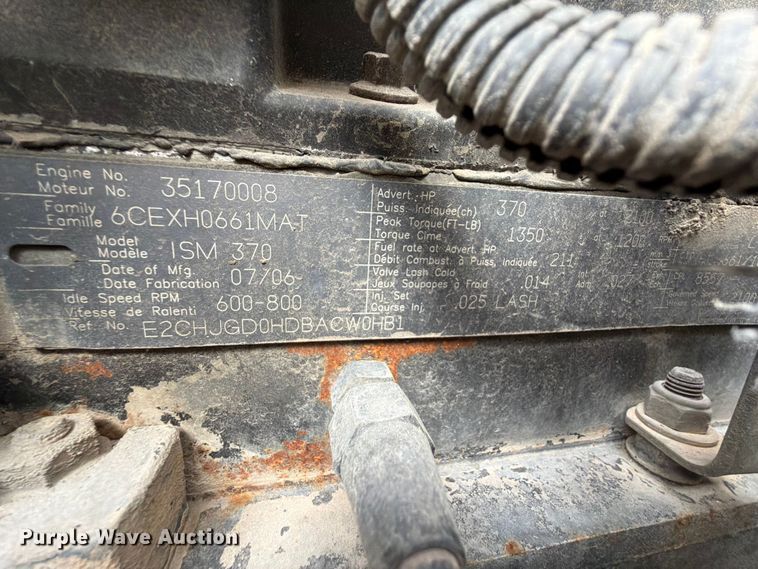 image for item EQ8002 2007 Peterbilt 379 semi truck