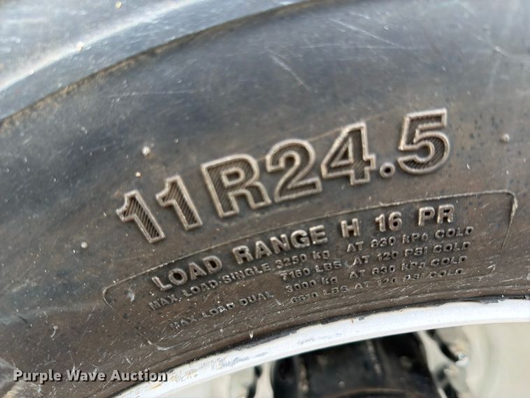 image for item EQ8002 2007 Peterbilt 379 semi truck