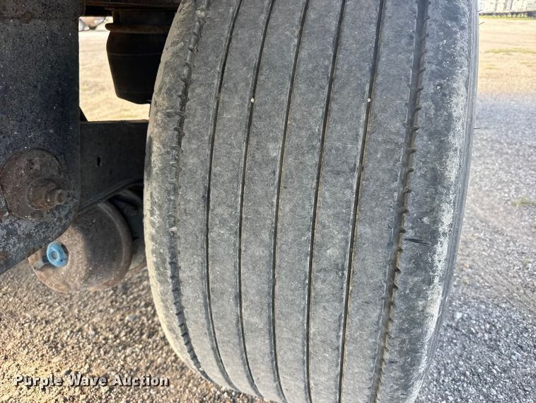 image for item ER2095 2009 Western walking floor trailer