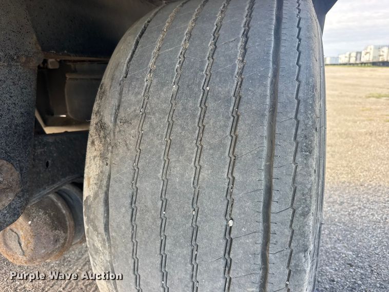 image for item ER2095 2009 Western walking floor trailer