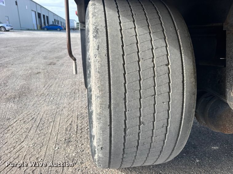 image for item ER2095 2009 Western walking floor trailer