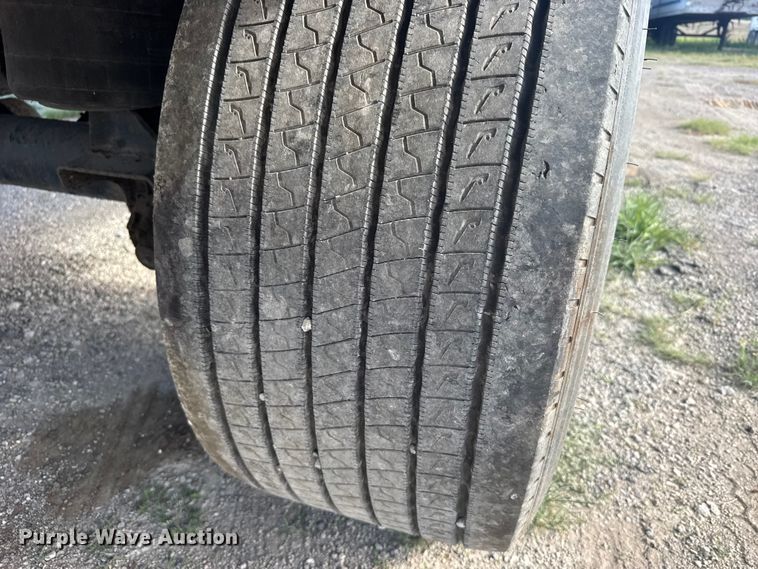 image for item ER2095 2009 Western walking floor trailer