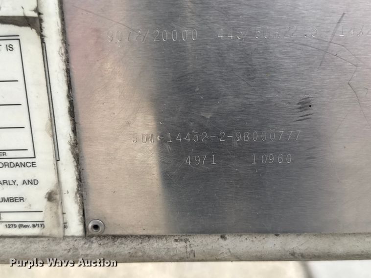 image for item ER2095 2009 Western walking floor trailer