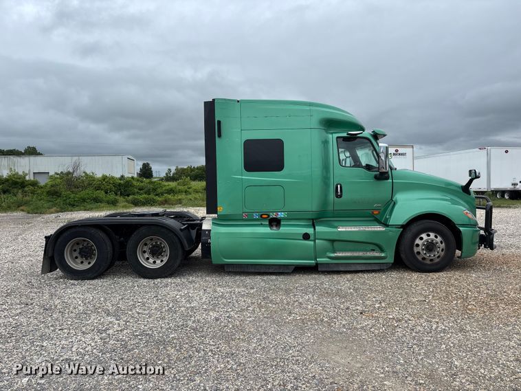 image for item ER3053 2022 International LT625 semi truck