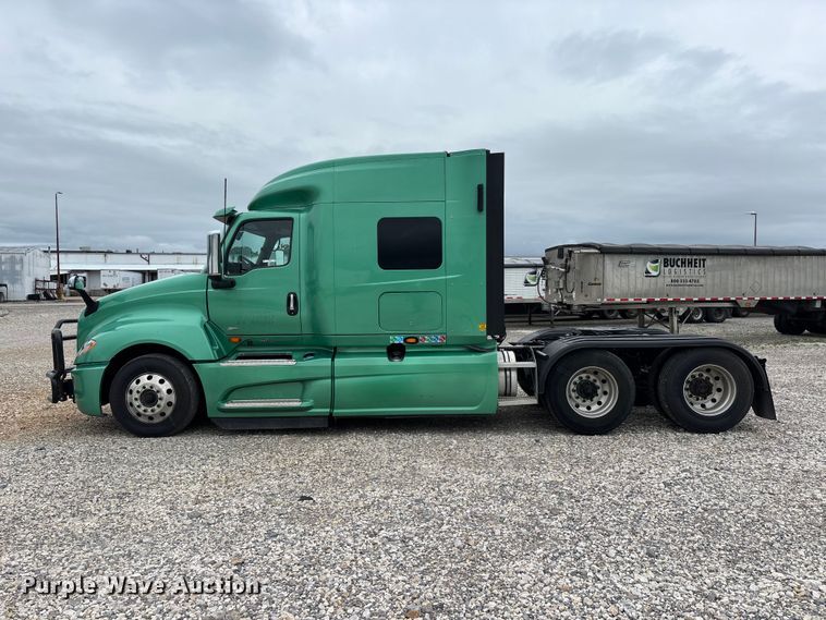 image for item ER3053 2022 International LT625 semi truck